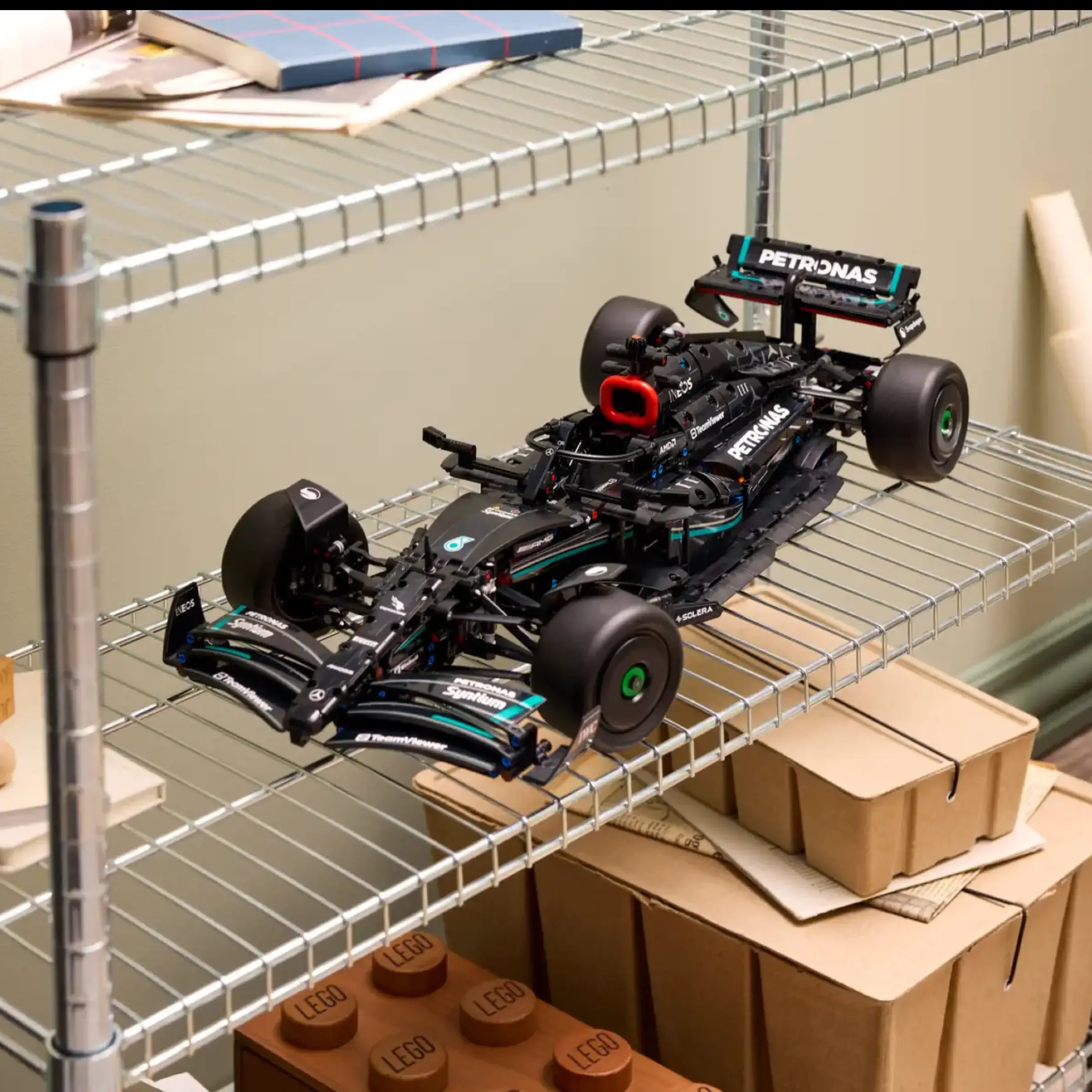 AMG F1 W14 (1642 pièces)